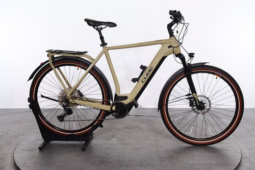 Cube Kathmandu Hybrid Pro 625