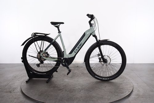 Cube Reaction Hybrid Race