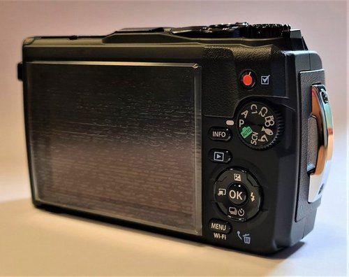 Olympus Tough TG-6 schwarz Kompaktkamera